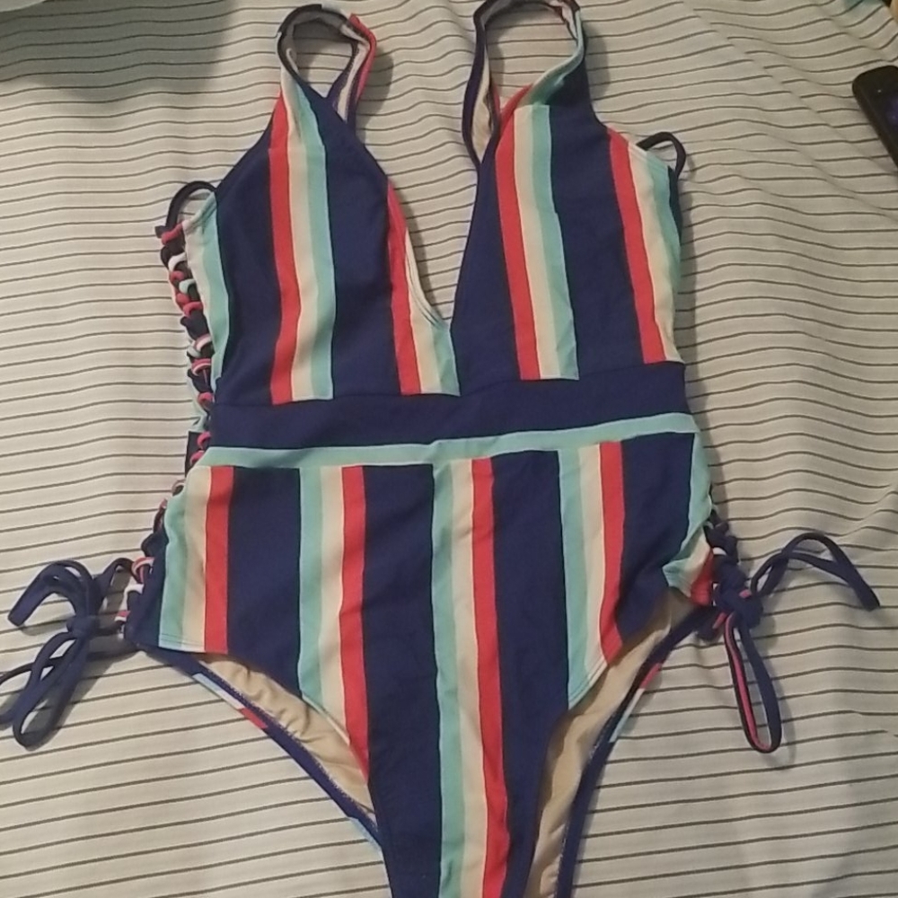 1 peace bathing suit